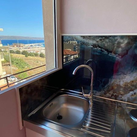 Апартаменти Lavrio 1Bdr Penthouse 7 Min On Foot From The Port Екстер'єр фото