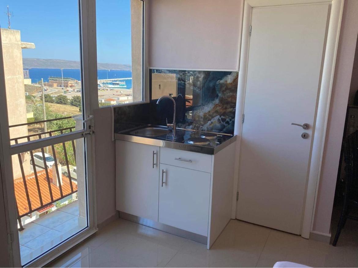 Апартаменти Lavrio 1Bdr Penthouse 7 Min On Foot From The Port Екстер'єр фото