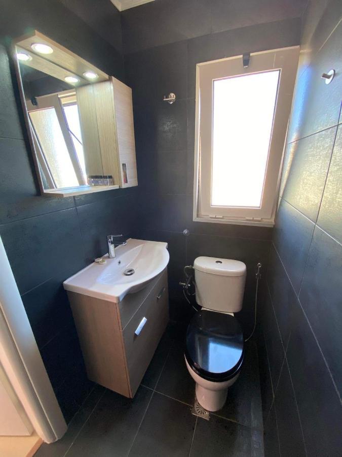 Апартаменти Lavrio 1Bdr Penthouse 7 Min On Foot From The Port Екстер'єр фото