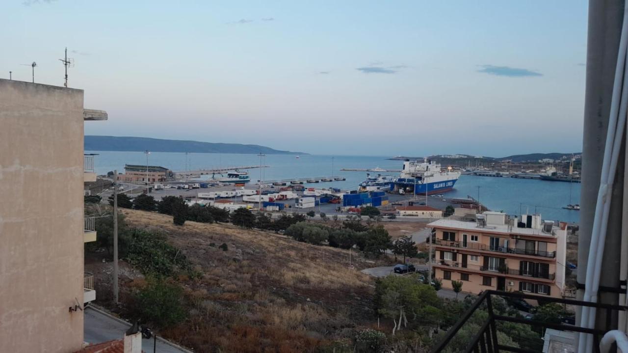 Апартаменти Lavrio 1Bdr Penthouse 7 Min On Foot From The Port Екстер'єр фото