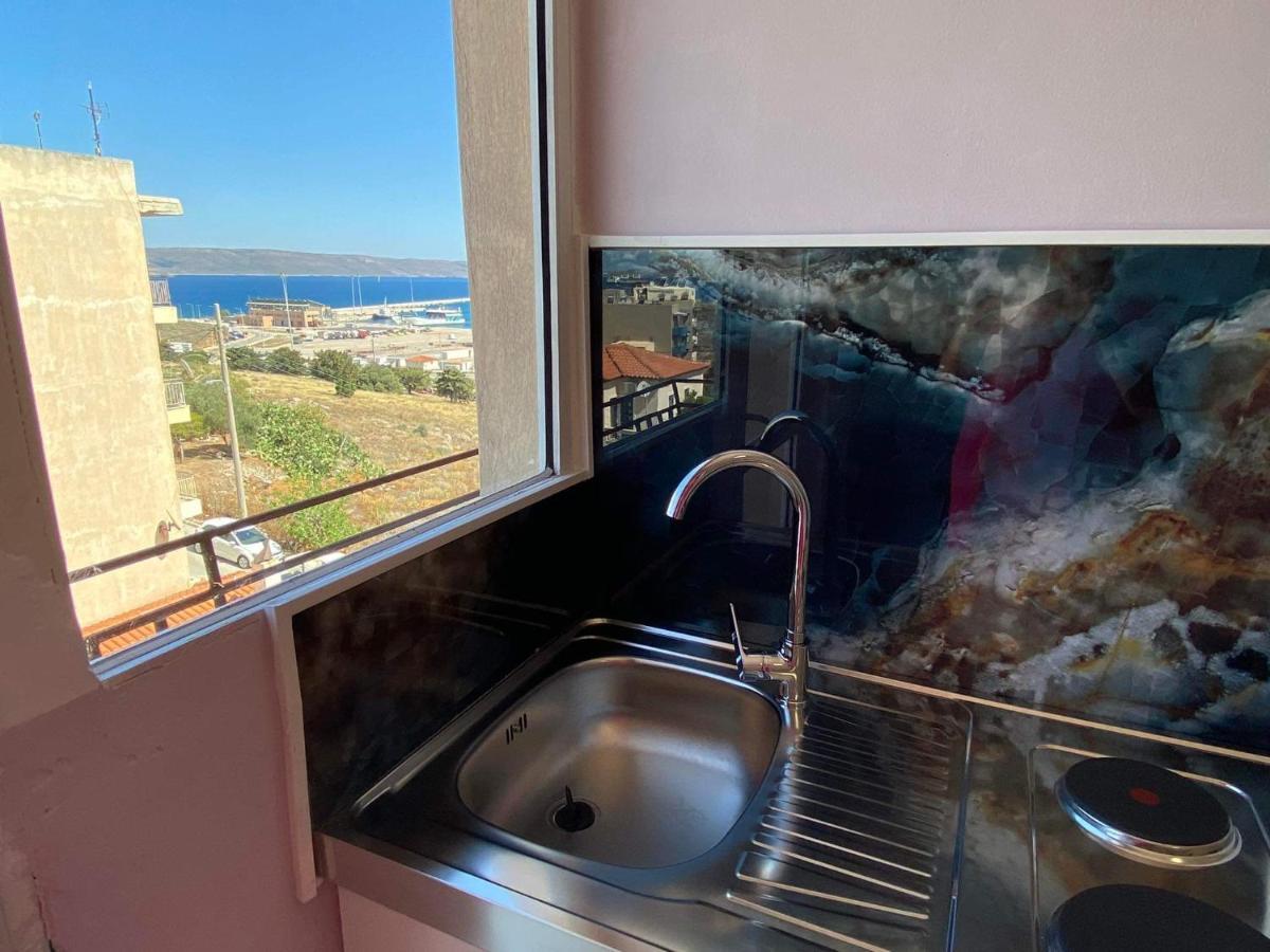Апартаменти Lavrio 1Bdr Penthouse 7 Min On Foot From The Port Екстер'єр фото